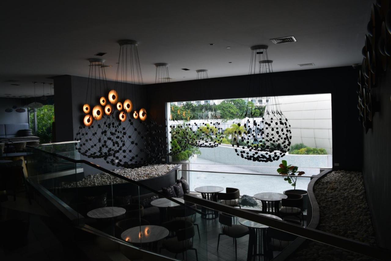 Luxxe Interior Design Condo - Novotel Residences At Acqua Private Residences Mandaluyong Kültér fotó
